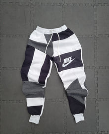  Jogging Nike retravaillé noir blanc et gris